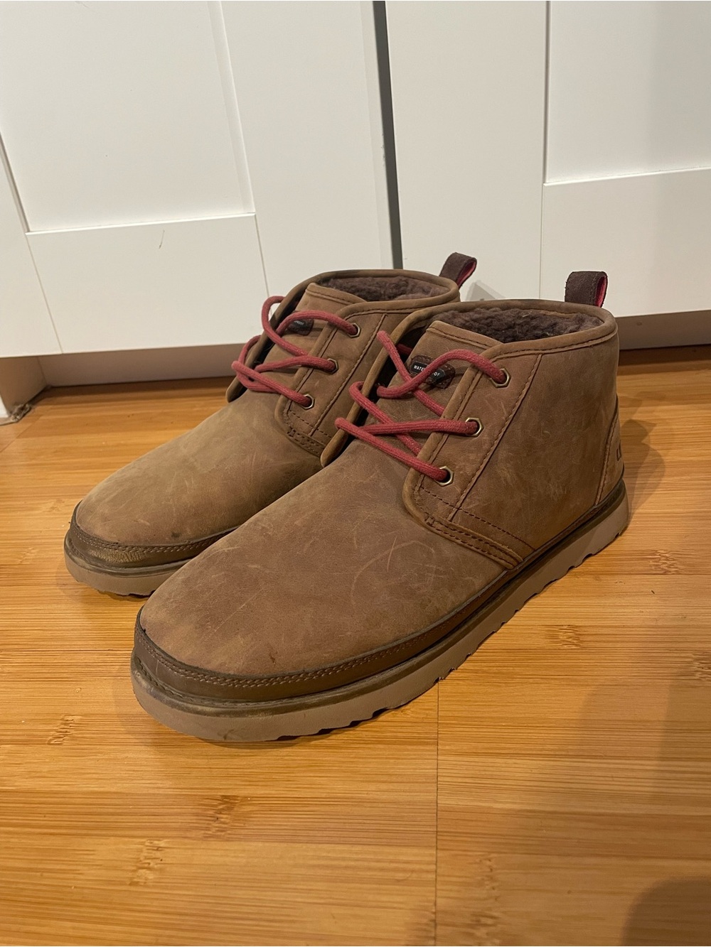 Men's UGG Neumel Chukka Boots with Red Laces